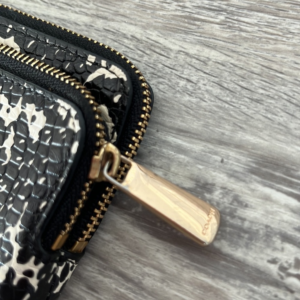 Coach Madison Black And White Python Felicia Zip … - image 4